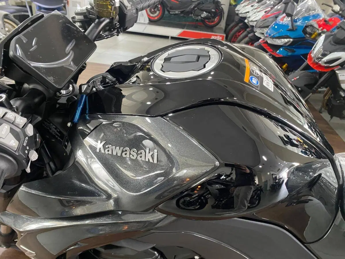 Kawasaki Z 1100 (2026) (9)