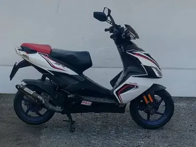 Aprilia SR 50 R Factory (2012 - 15) usata