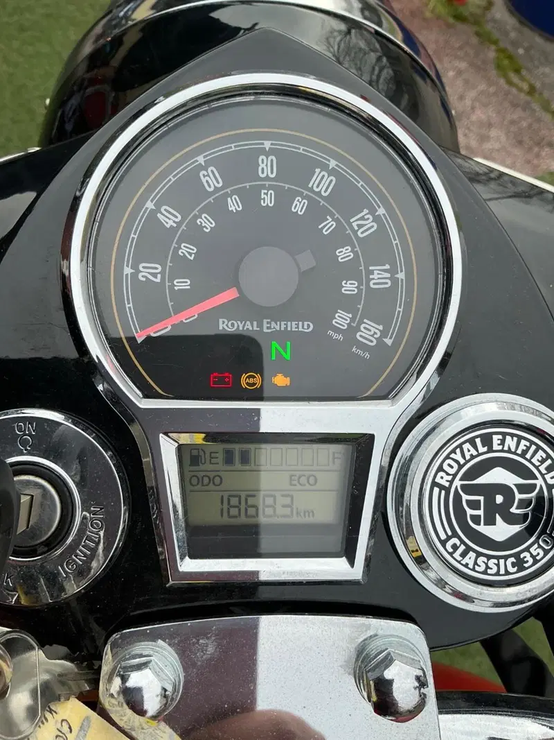 Royal Enfield Classic 350 (2021 - 26) (5)