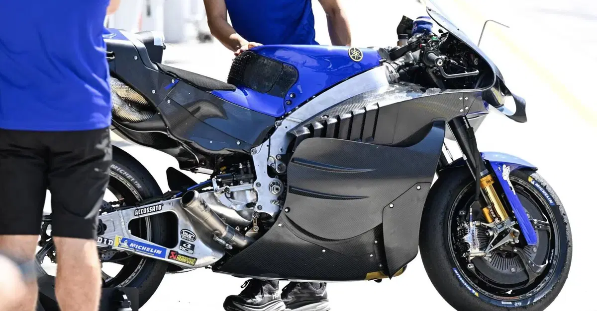 MotoGP 2026. Yamaha, un 2026 come se fosse un test per il 2027, spiega Max Bartolini: "Con il V4 &egrave; tutto diverso. L'850 sar&agrave; un fratello dell'attuale 1000"