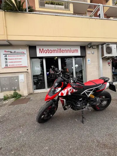 Ducati Hypermotard 950 RVE (2022 - 25) usata