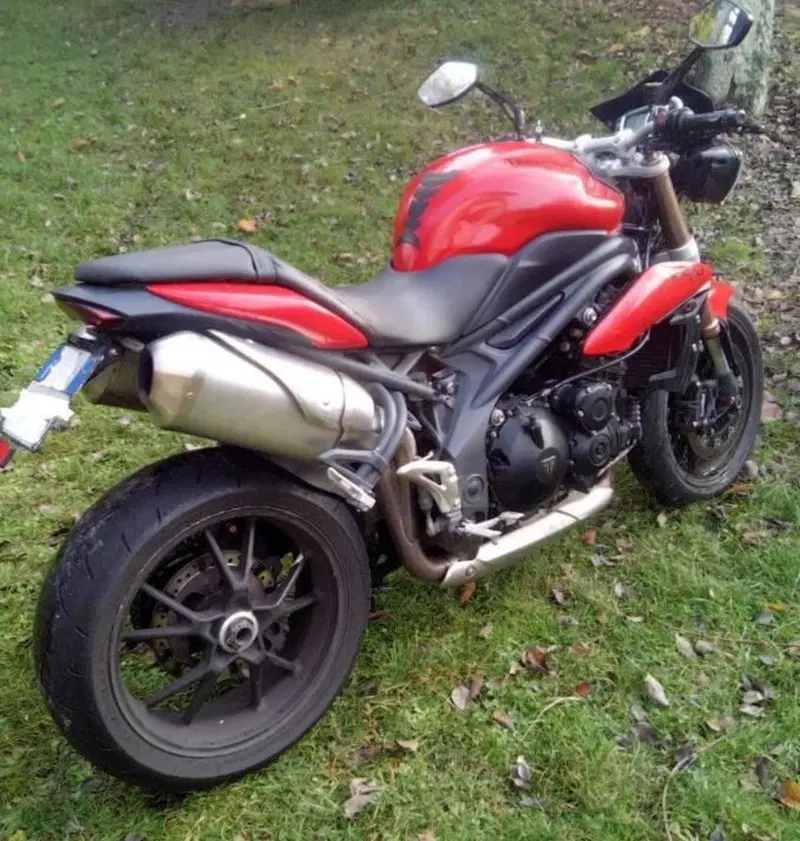 Triumph Speed Triple 1050 (2011 - 13) (6)