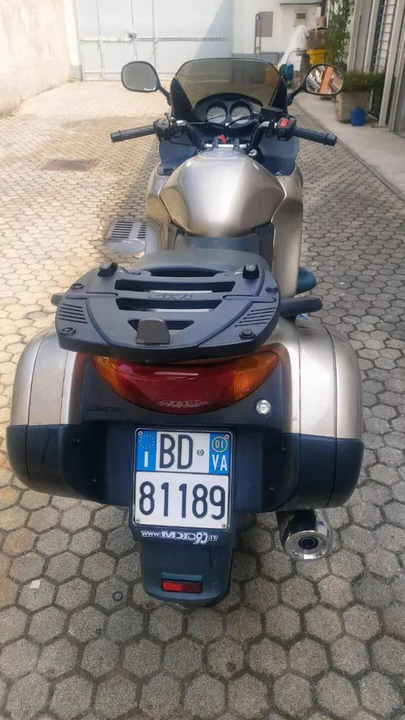 Honda Deauville 650 (1998 - 01) (9)
