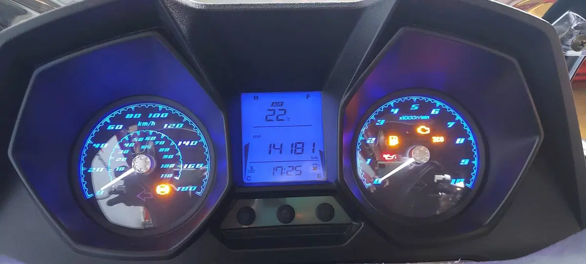 Kymco Downtown 350i TCS (2021 - 25) (3)