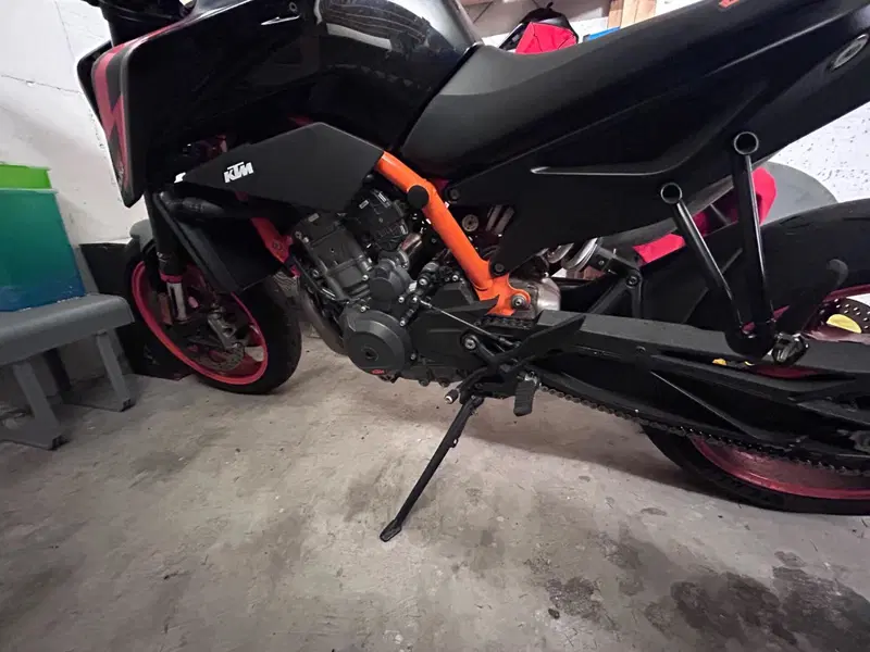 KTM 890 Duke R (2022 - 23)