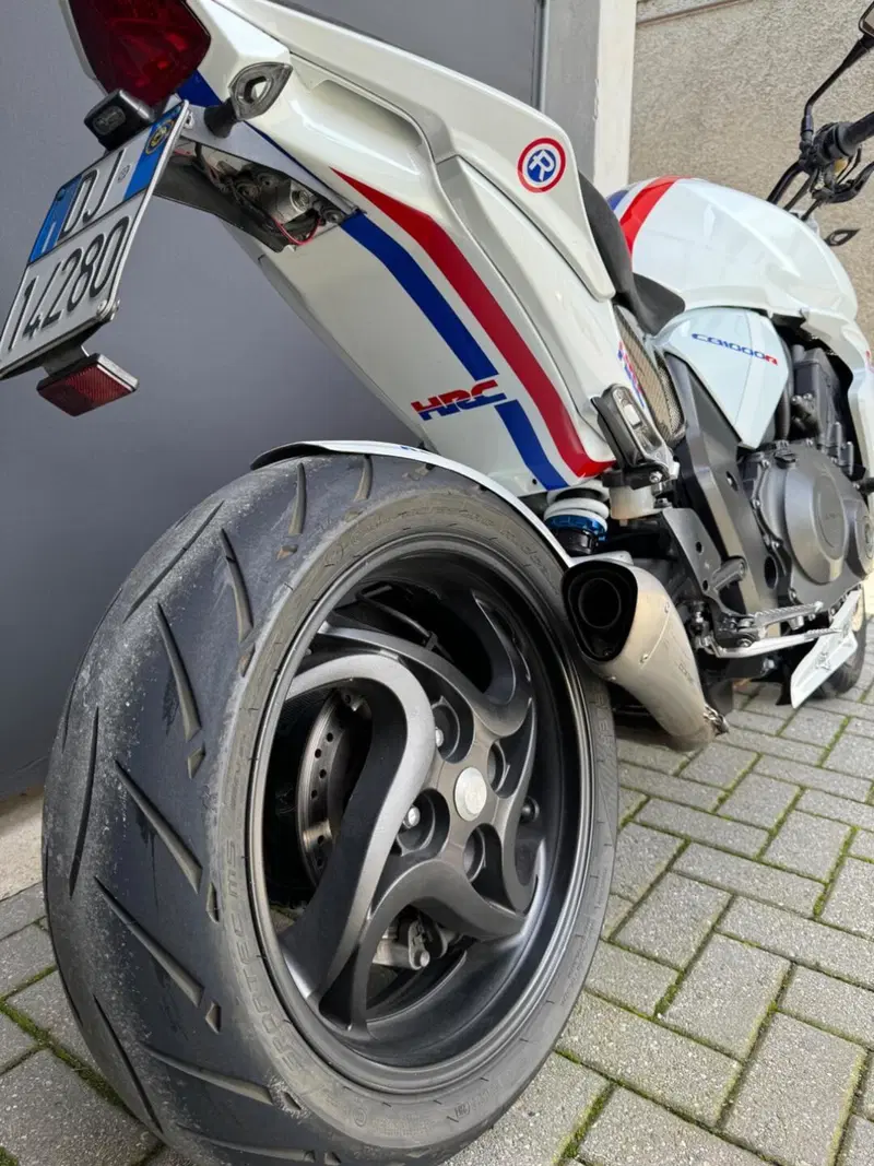 Honda CB 1000 R (2008 - 10) (2)