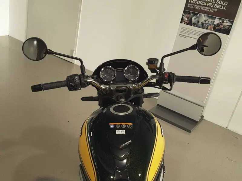 Kawasaki Z 900 RS (2022 - 25) (7)