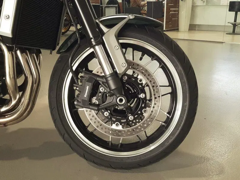 Kawasaki Z 900 RS (2022 - 25) (8)