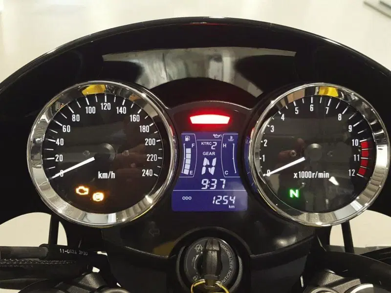 Kawasaki Z 900 RS (2022 - 25) (6)