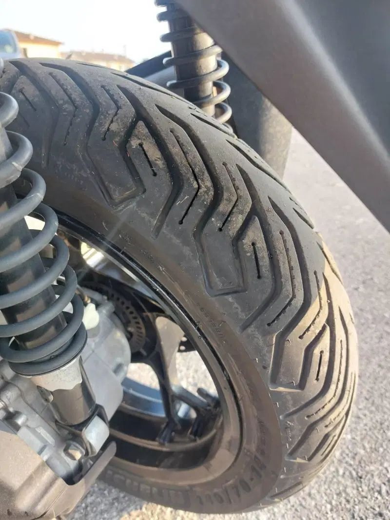 Yamaha X-Max 300 ABS (2017 - 20) (4)