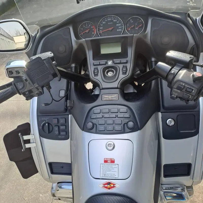 Honda GL 1800 Gold Wing (2007 - 11) (2)