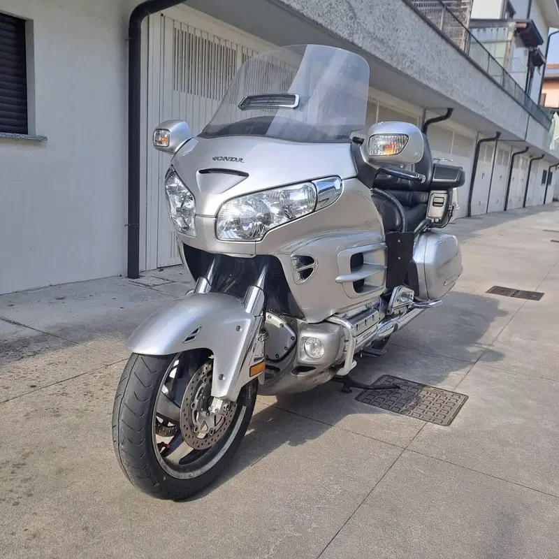 Honda GL 1800 Gold Wing (2007 - 11) (6)