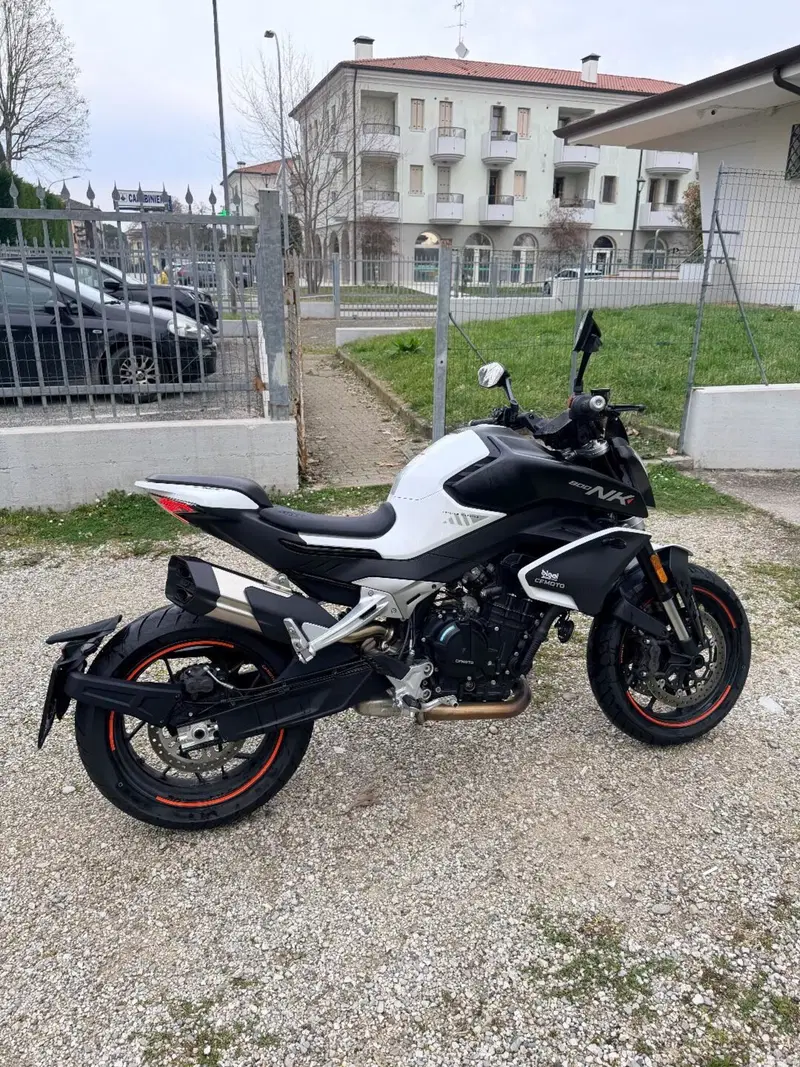 CFMOTO 800NK Advanced (2023 - 26) (7)