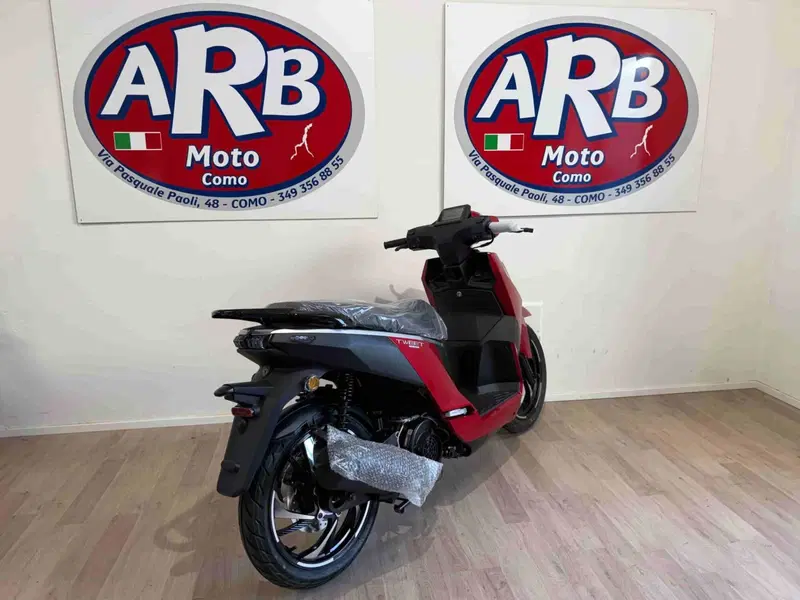 Peugeot Tweet 125 FL Active (2025 - 26) (5)