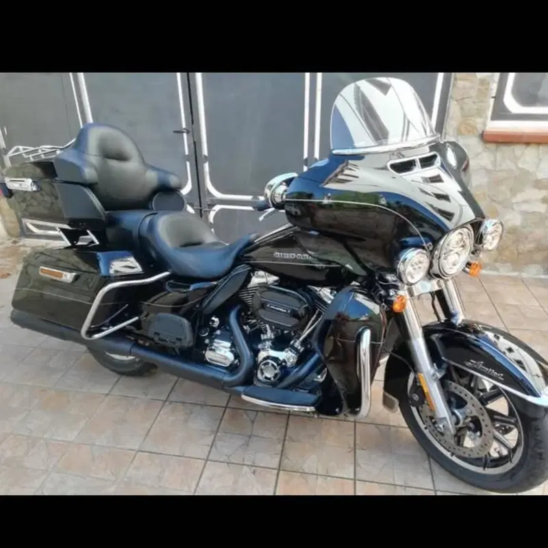 Harley-Davidson 1690 Electra Glide Ultra Limited (2014 - 15) - FLHTK (2)