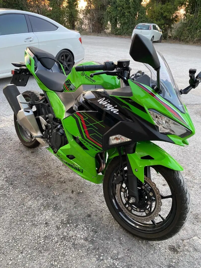 Kawasaki Ninja 400 (2023)