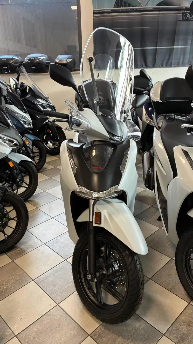 Honda SH 350i Sport (2025 - 26) (3)