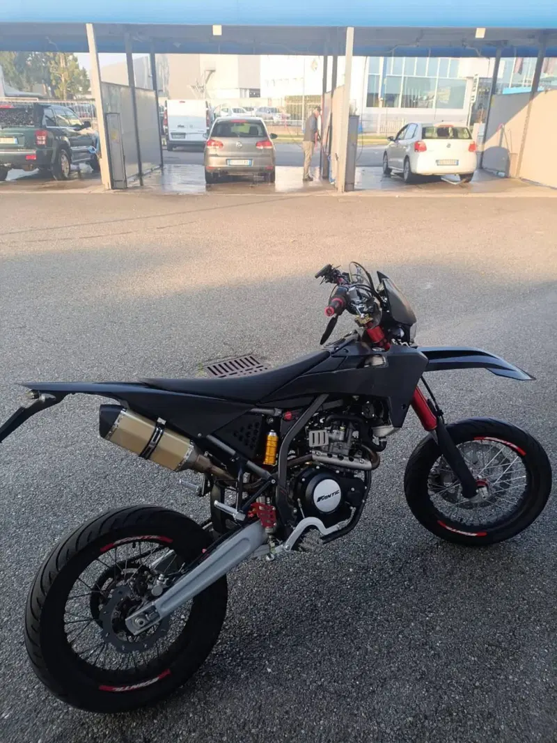 Fantic Motor Motard 125 Competition 4t (2020) (5)