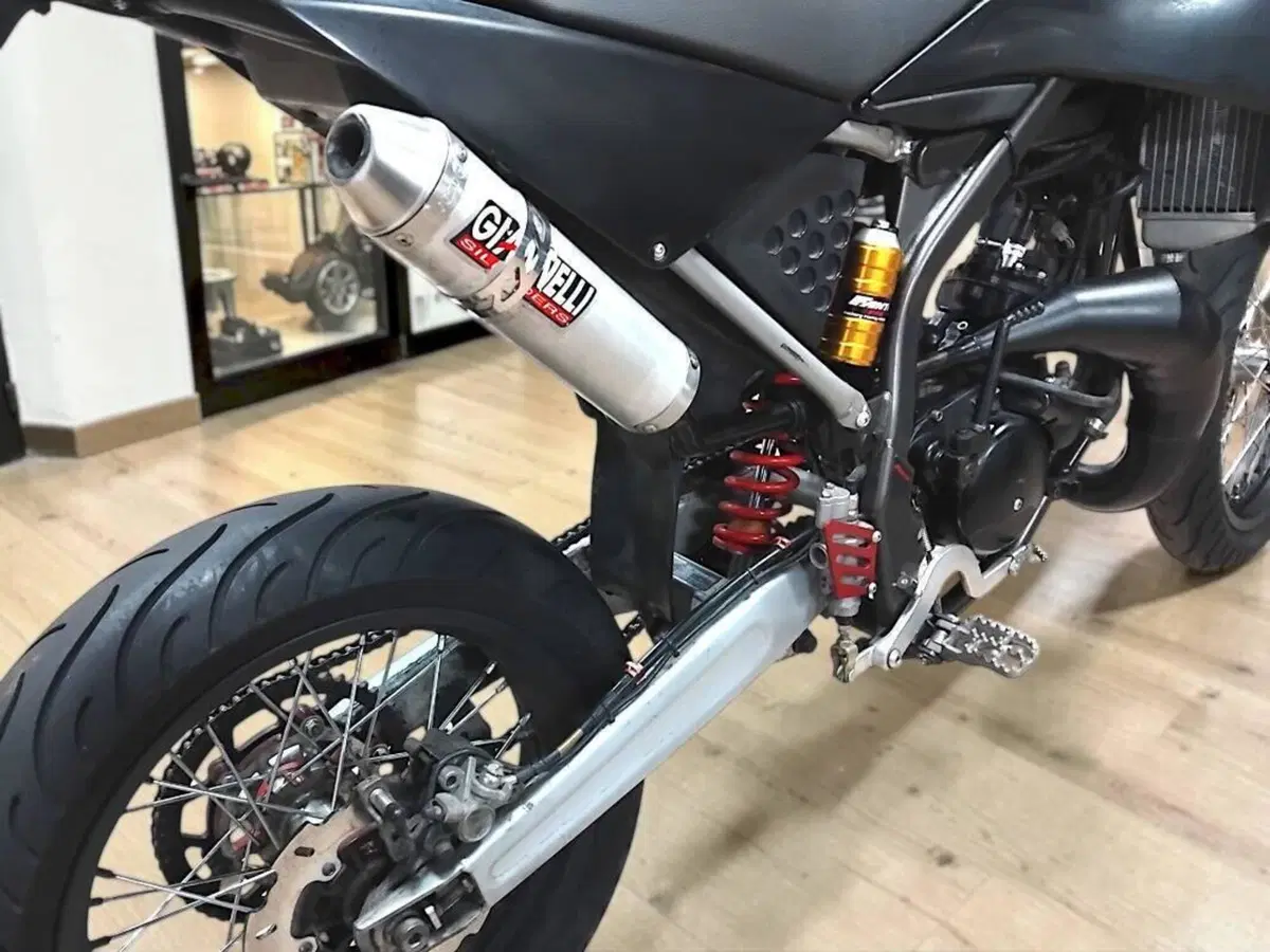 Fantic Motor Motard 50 Performance 2t (2020) (10)