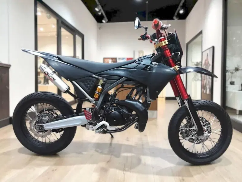 Fantic Motor Motard 50 Performance 2t (2020) (3)