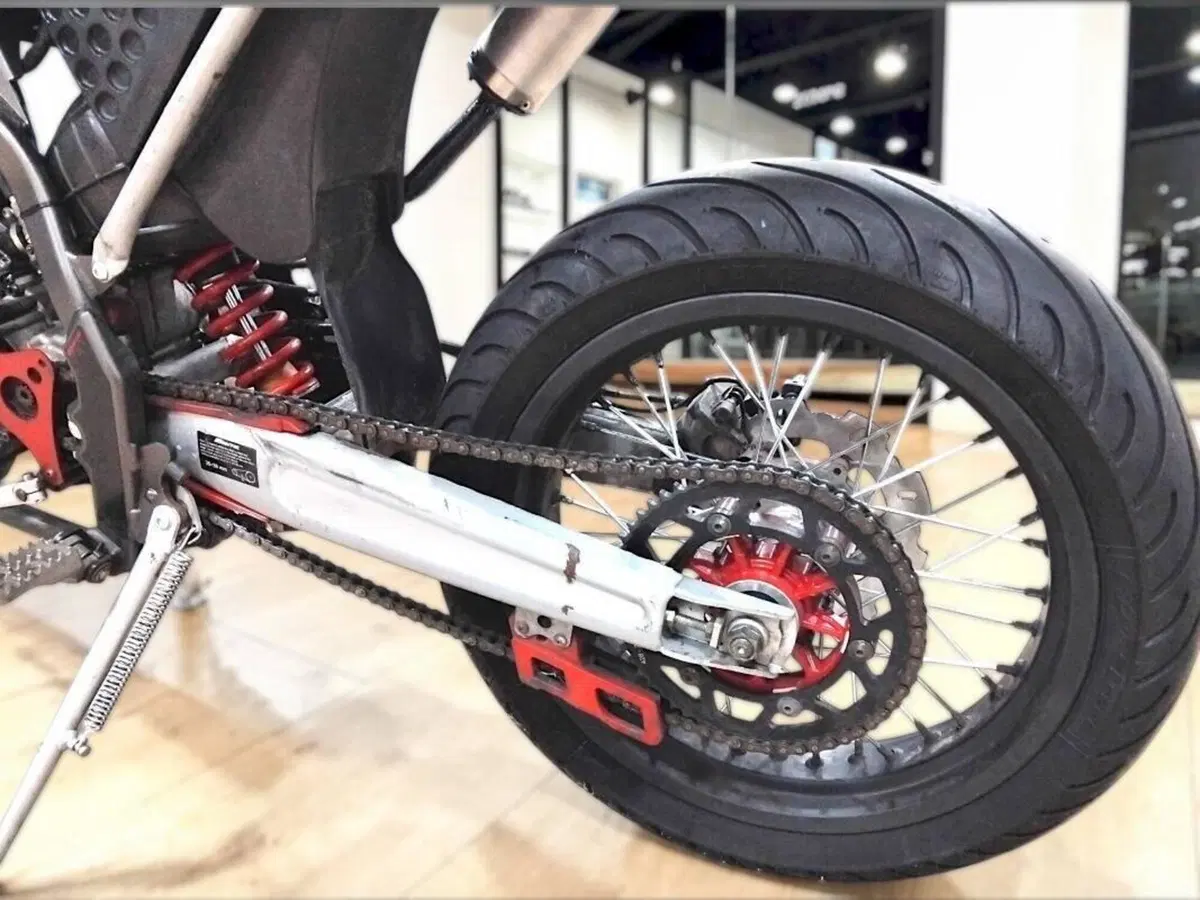 Fantic Motor Motard 50 Performance 2t (2020) (14)