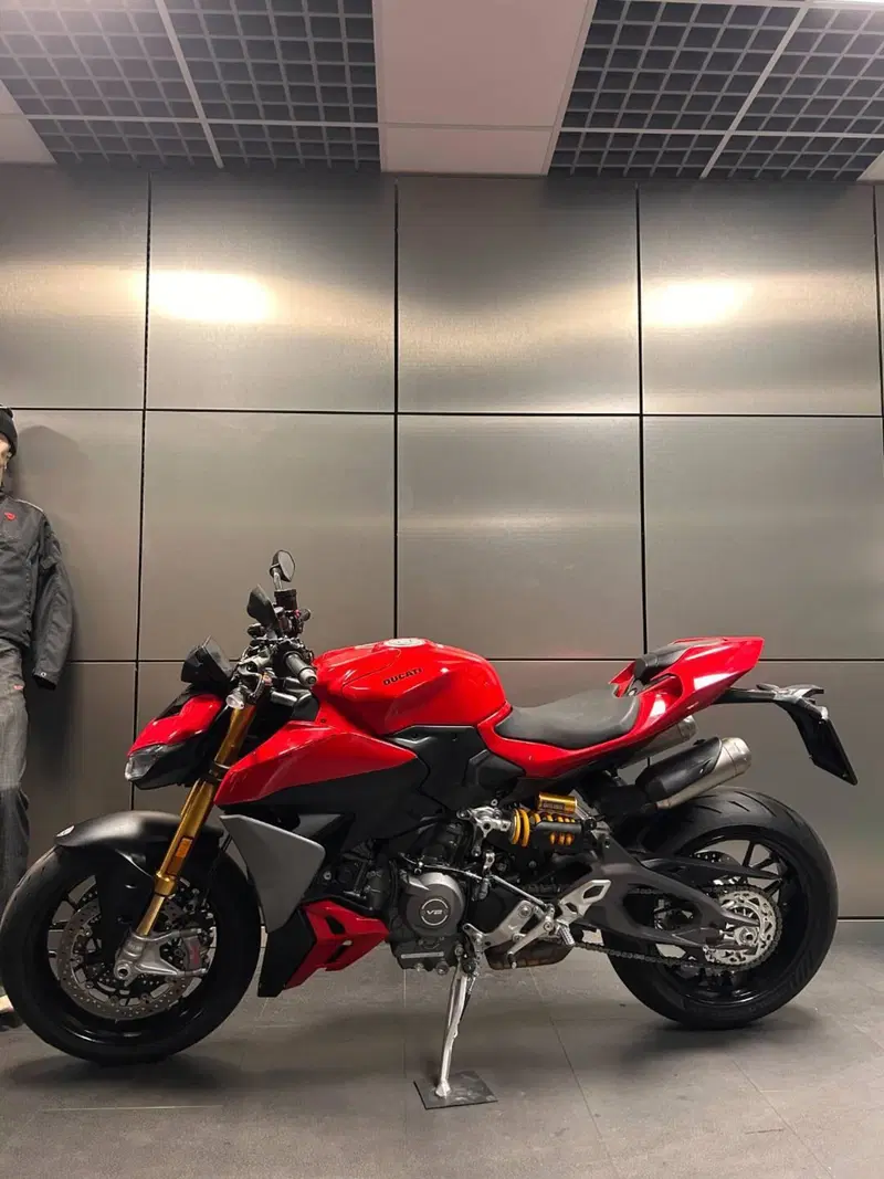 Ducati Streetfighter V2 S (2025 - 26)