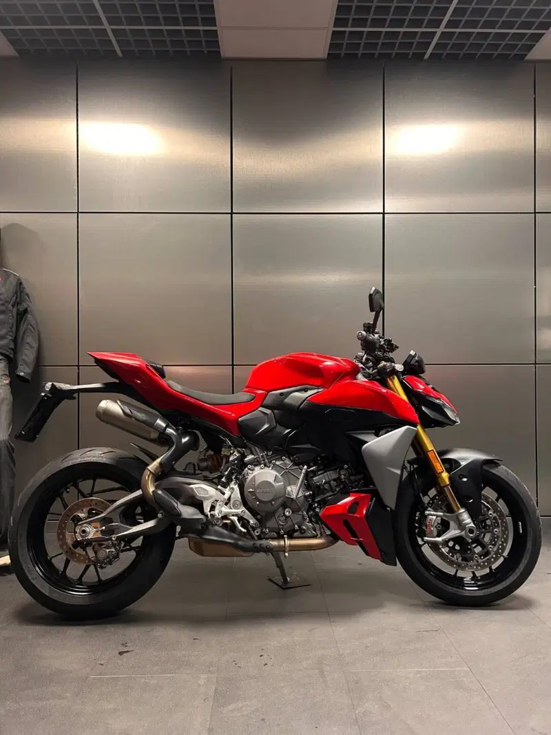 Ducati Streetfighter V2 S (2025 - 26) (2)