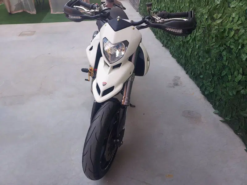 Ducati Hypermotard 1100 S (2007 - 09) (3)