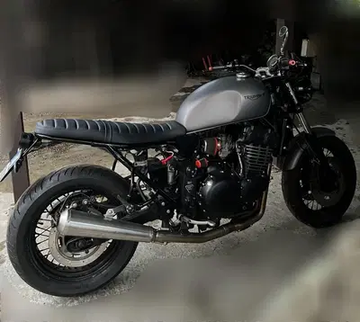 Triumph Thunderbird 900 Sport (2003 - 04) usata