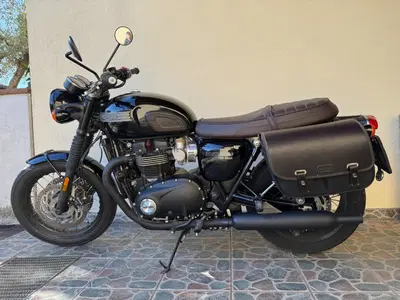 Triumph Bonneville T120 Black (2021 - 25) usata