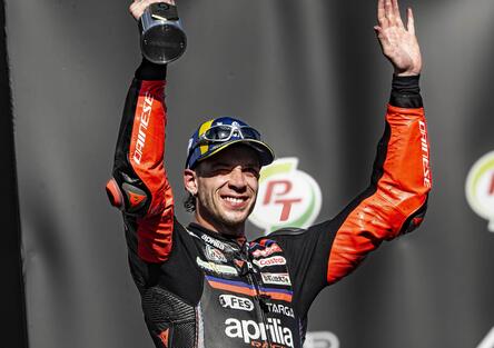 Bezzecchi domina: “Posso anche non andare più in TV. Rivali? In Europa sarà tutto più chiaro, ma Marc è il favorito e Acosta è veloce”