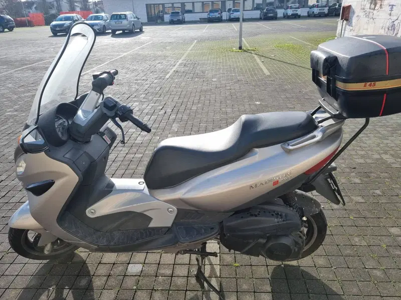 Malaguti Madison 250 S (1999 - 01) (3)