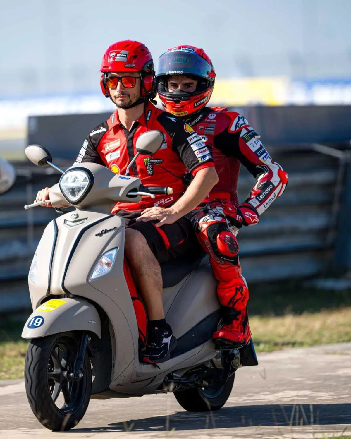 GP Thailandia: cordolo e la gomma di Marc Márquez si sgonfia (7)
