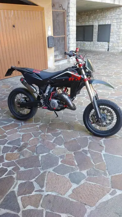 Husqvarna SM 125 (2008) usata