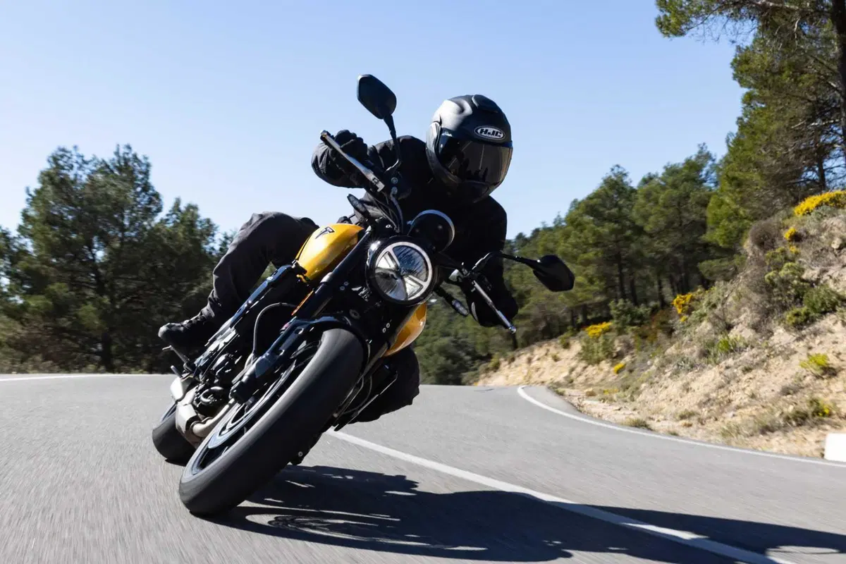Triumph Trident 660: seconda giovinezza (7)