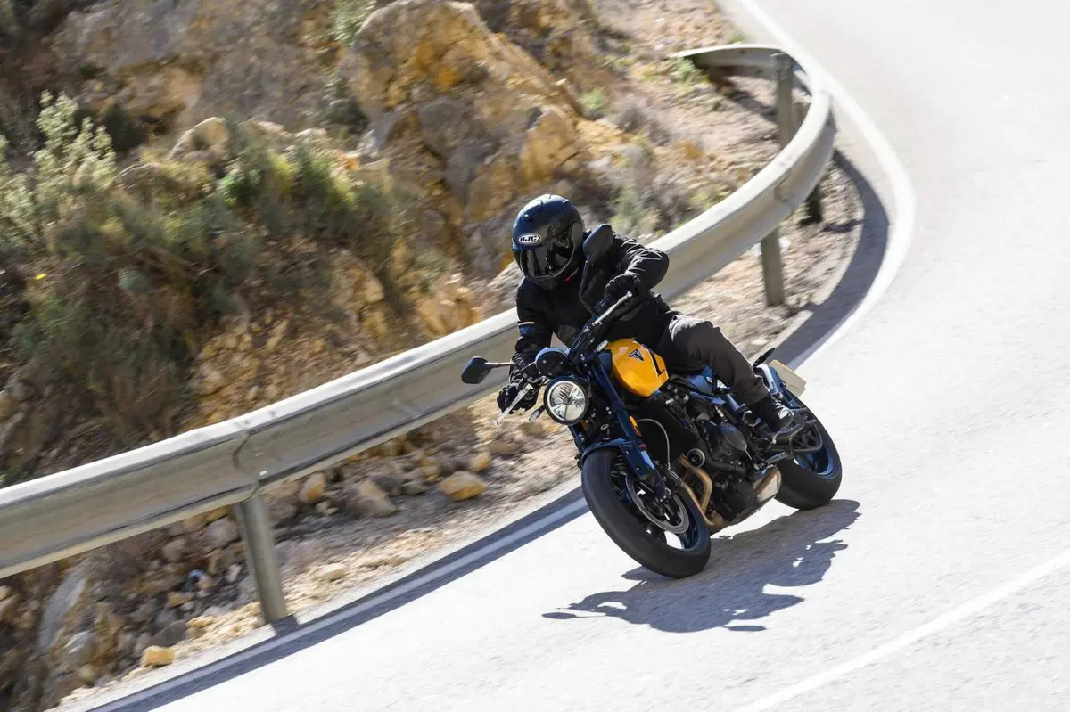Triumph Trident 660: seconda giovinezza (10)
