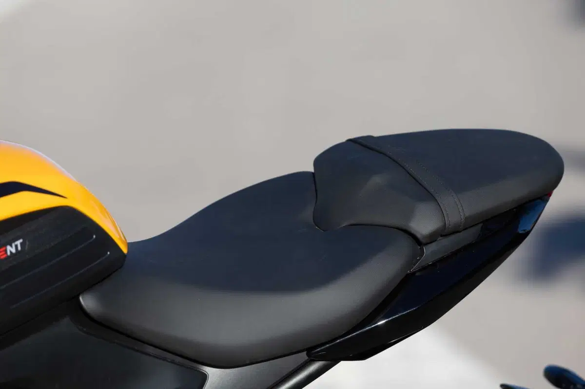 Triumph Trident 660: seconda giovinezza (11)
