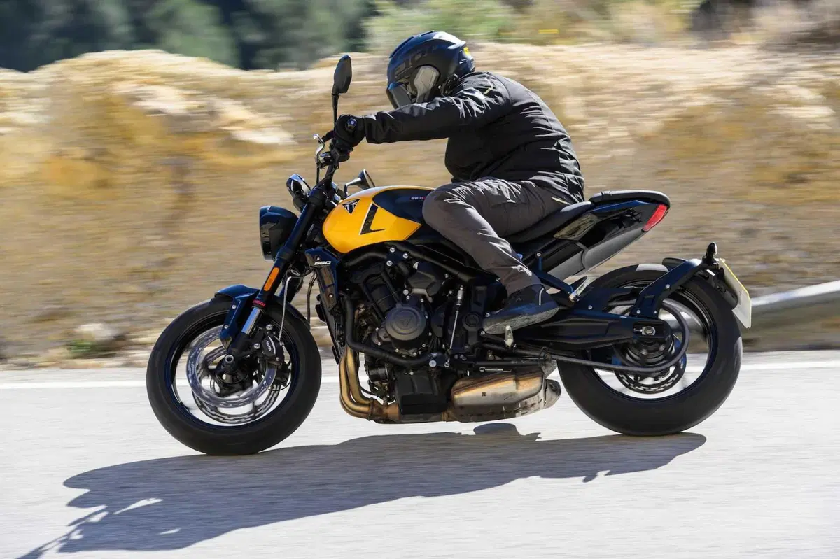 Triumph Trident 660: seconda giovinezza (12)