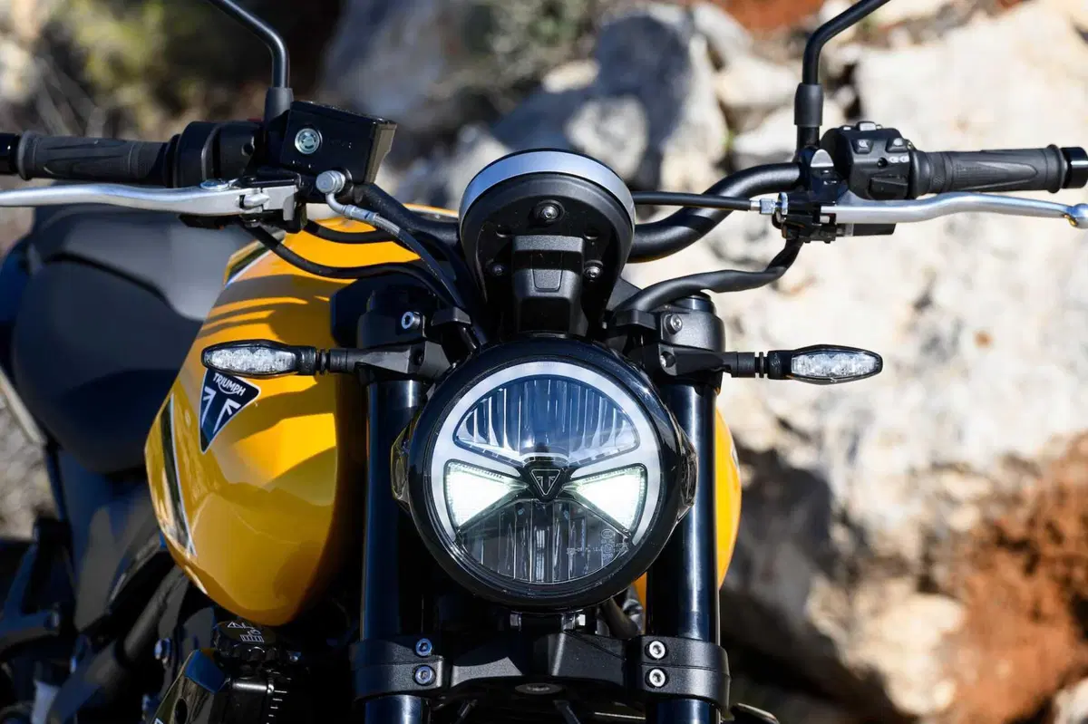 Triumph Trident 660: seconda giovinezza (15)