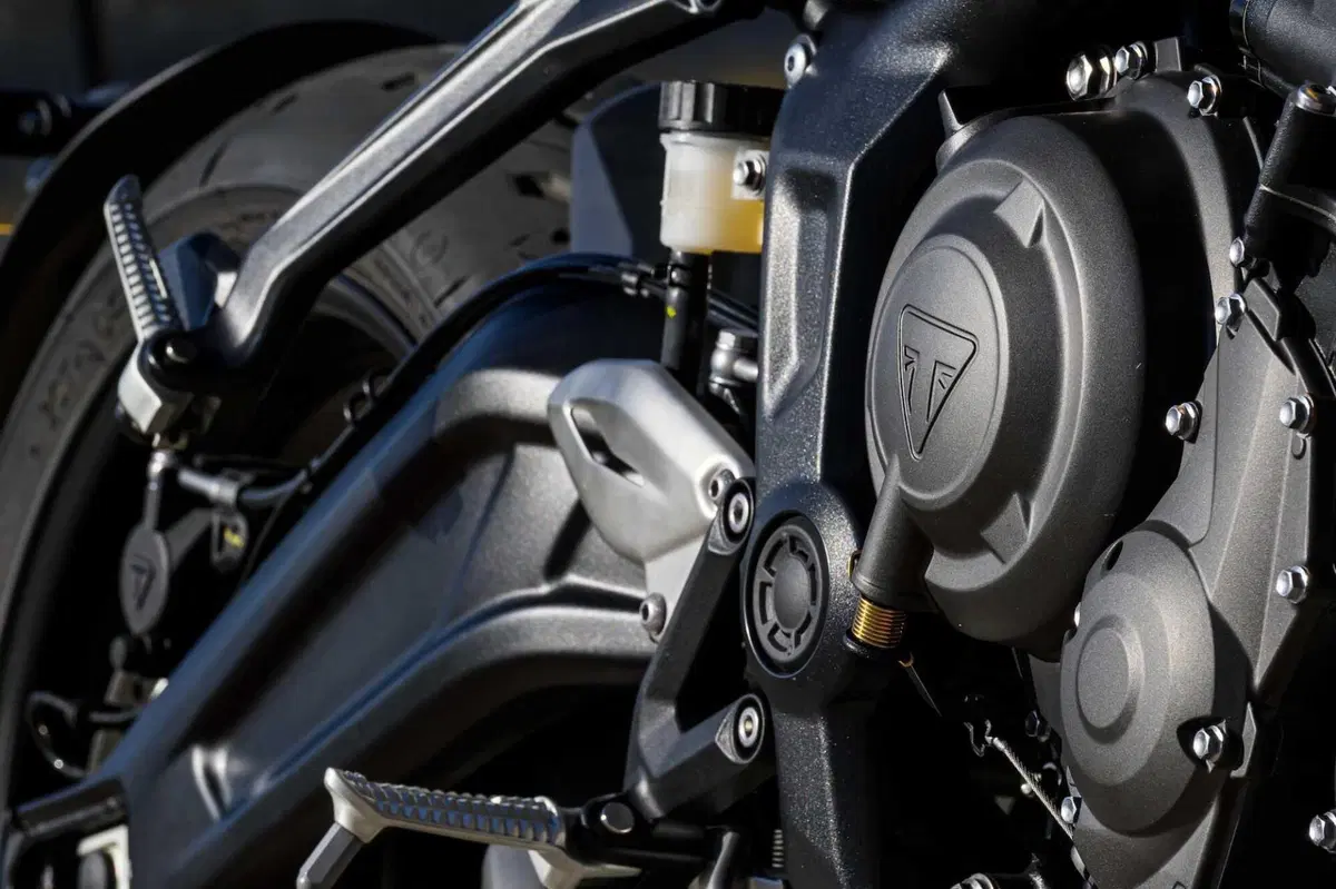 Triumph Trident 660: seconda giovinezza (17)