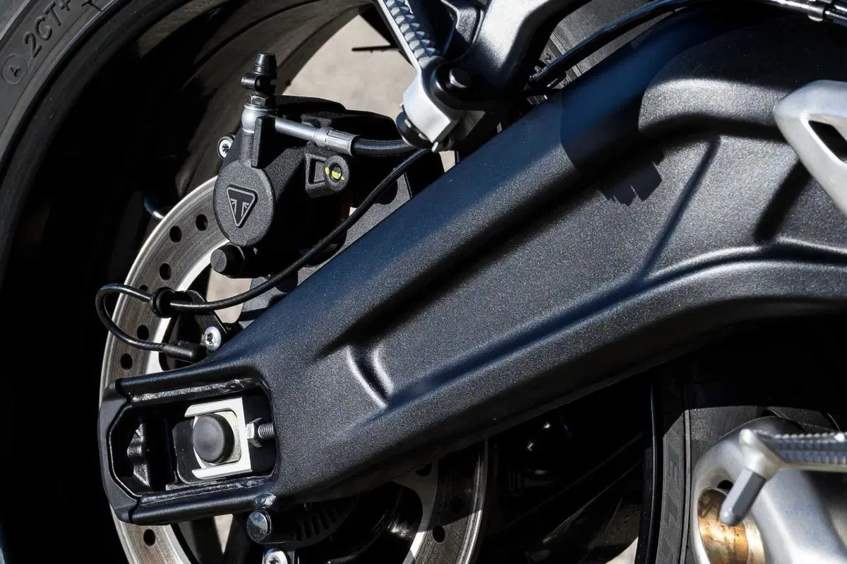 Triumph Trident 660: seconda giovinezza (18)