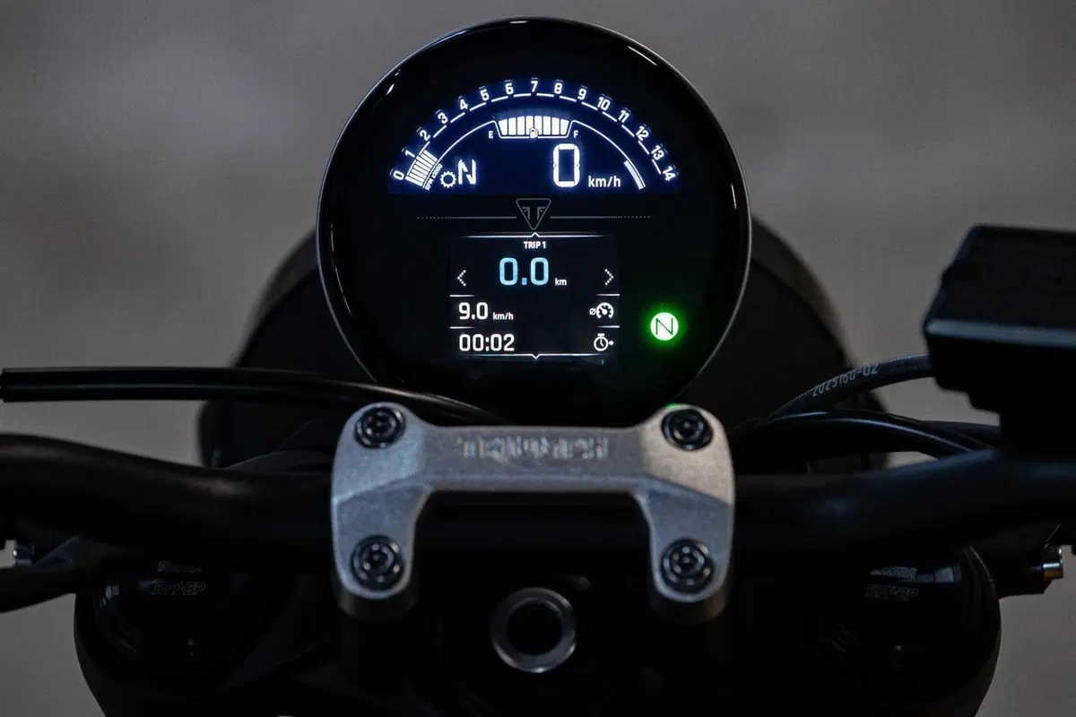 Triumph Trident 660: seconda giovinezza (20)