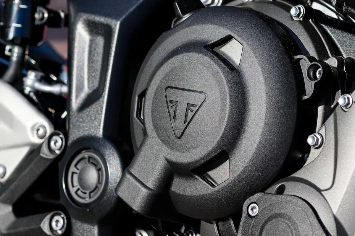 Triumph Trident 660: seconda giovinezza (33)