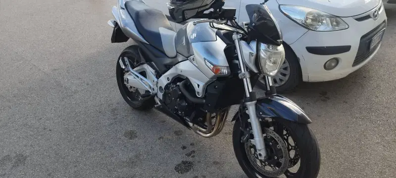 Suzuki GSR 600 (2006 - 11) (2)