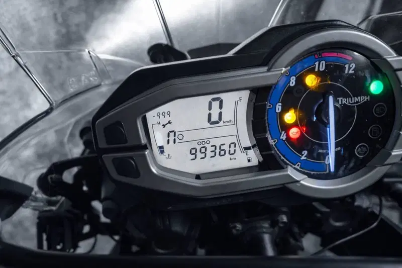 Triumph Tiger 800 XC ABS (2010 - 14) (6)