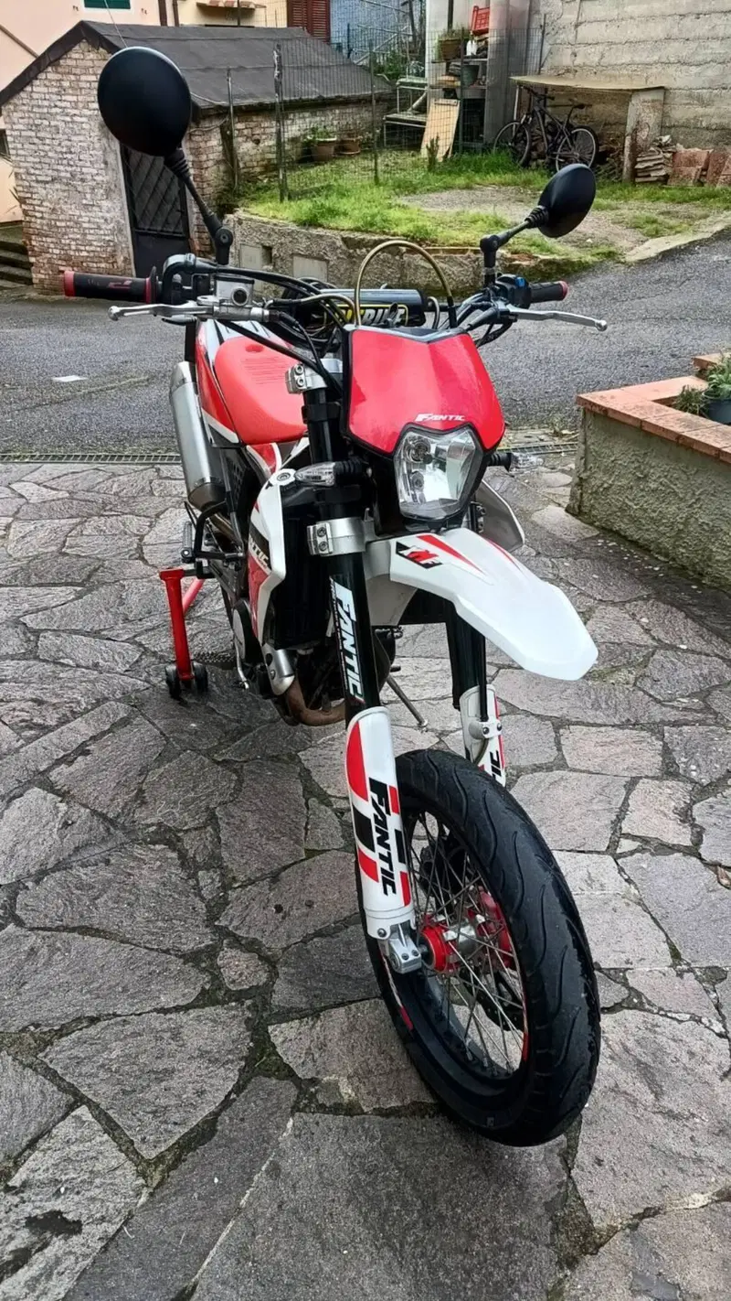 Fantic Motor XMF 125 Motard Performance 4t (2021 - 22) (2)