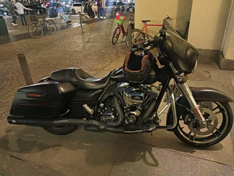 Harley-Davidson 1690 Street Glide Special (2014 - 16) - FLHX (3)