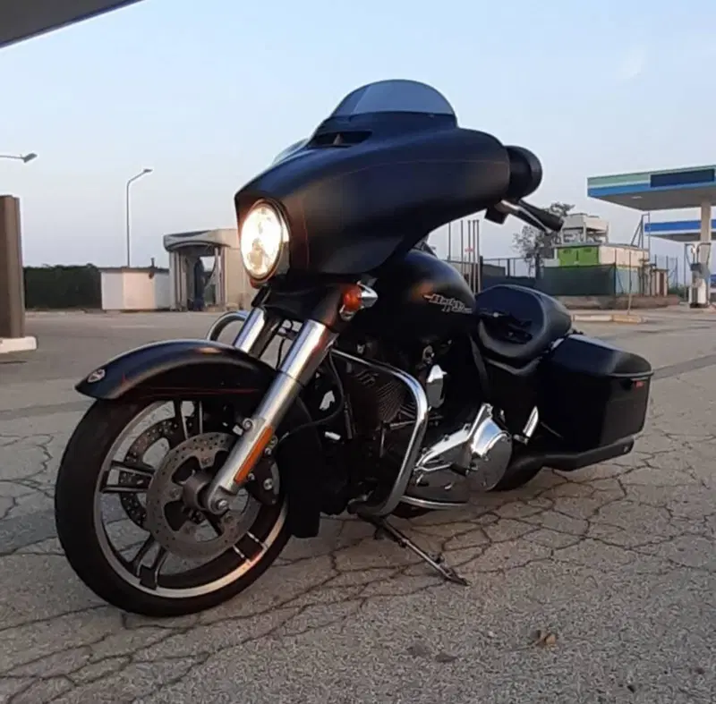 Harley-Davidson 1690 Street Glide Special (2014 - 16) - FLHX (4)