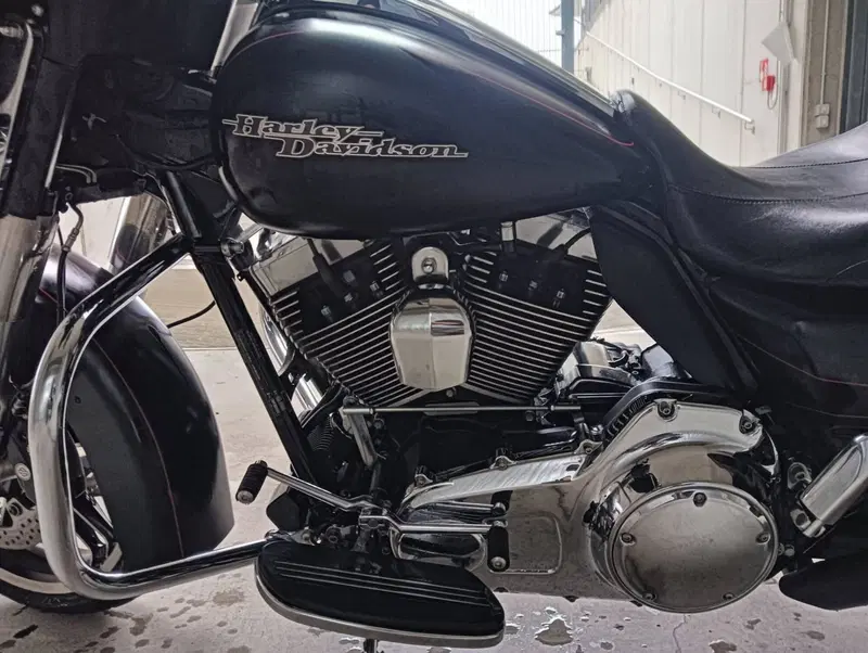 Harley-Davidson 1690 Street Glide Special (2014 - 16) - FLHX (10)