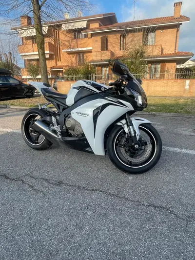 Honda CBR 1000 RR Fireblade (2008 - 11) usata
